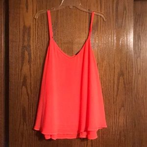 Double layer flowy tank top 💕